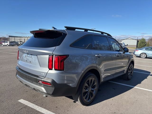 Used 2023 Kia Sorento SX Prestige image 4