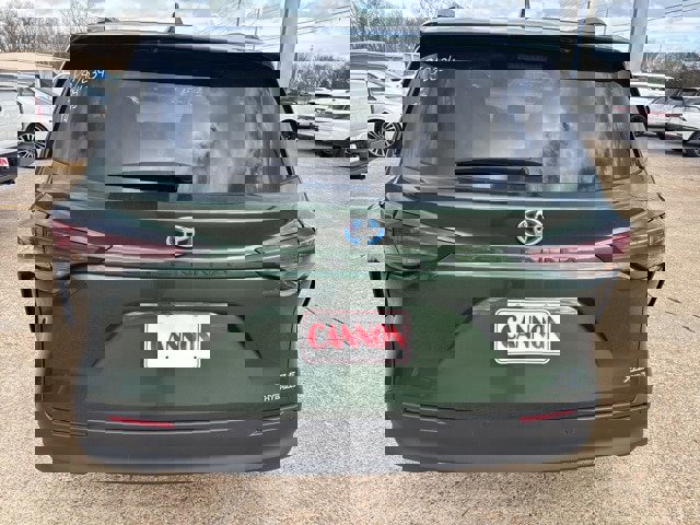 Used 2024 Toyota Sienna XLE image 4