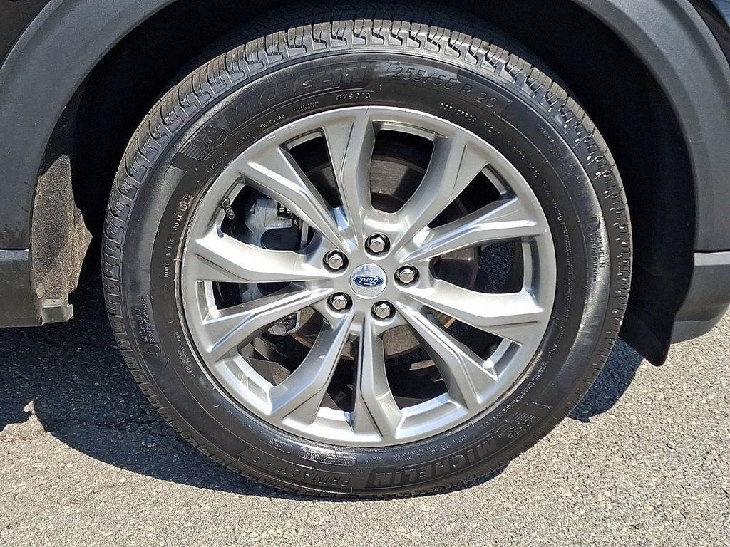 Certified 2023 Ford Explorer XLT w/ Equipment Group 202A image 11