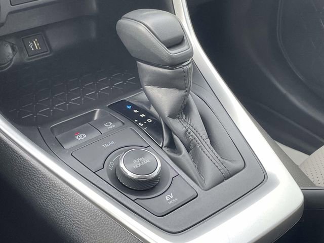 Used 2025 Toyota RAV4 XLE image 30