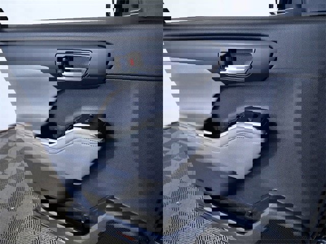 Used 2020 Toyota Highlander XLE image 25