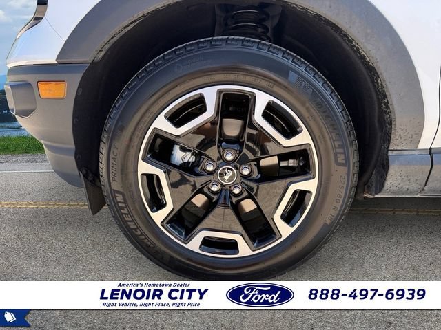 Certified 2022 Ford Bronco Sport Outer Banks w/ Tech Package AWD/4WD image 9