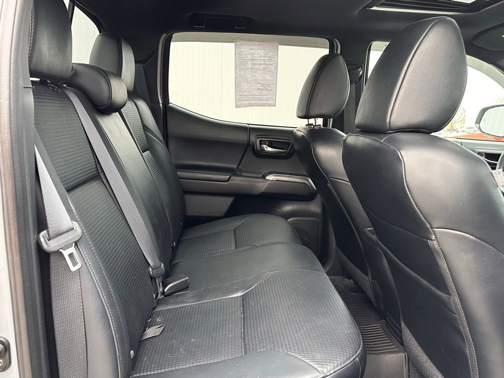 Used 2018 Toyota Tacoma Limited image 19