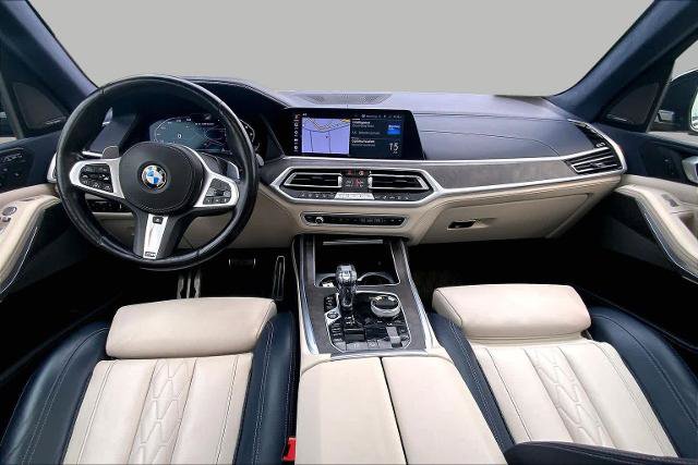 Used 2021 BMW X7 M50i w/ Dynamic Handling Package AWD/4WD image 16