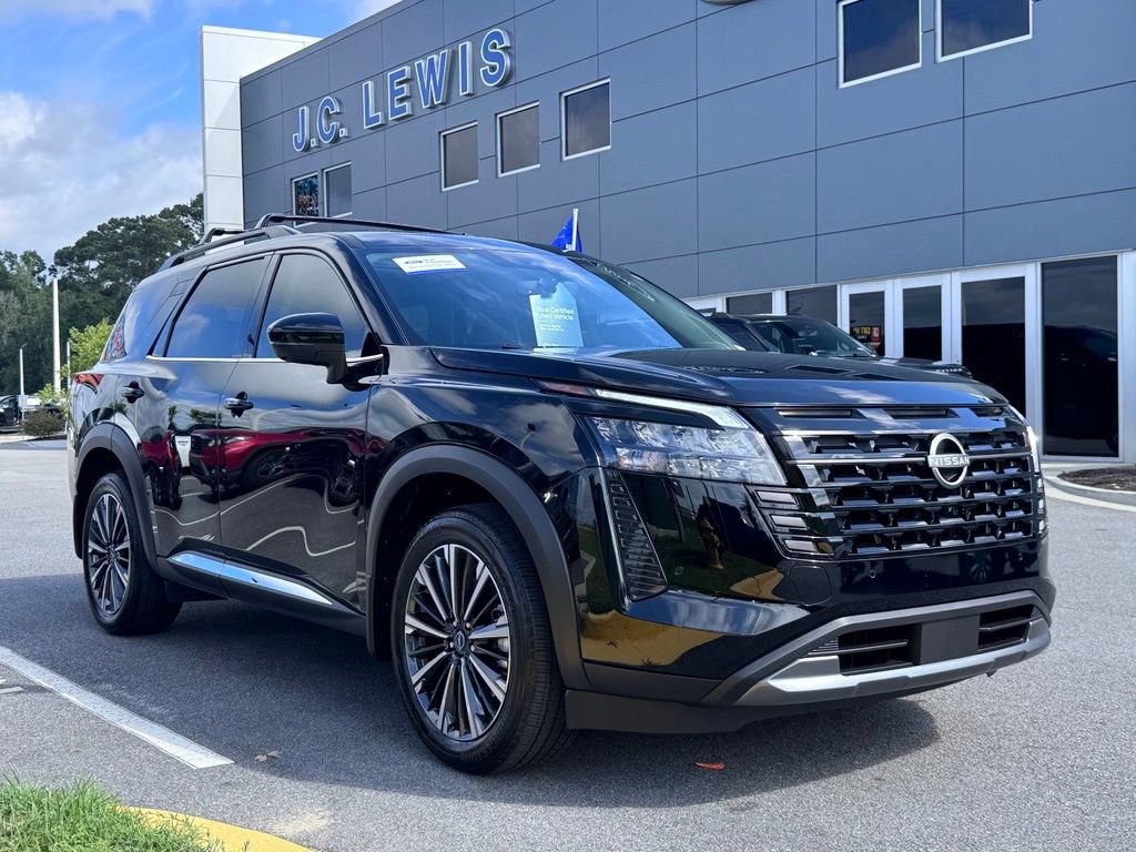 Used 2026 Nissan Pathfinder Platinum w/ Cargo Package FWD 360° Tour
