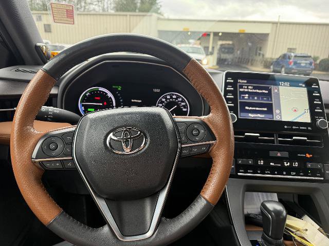 Used 2020 Toyota Avalon Limited image 15