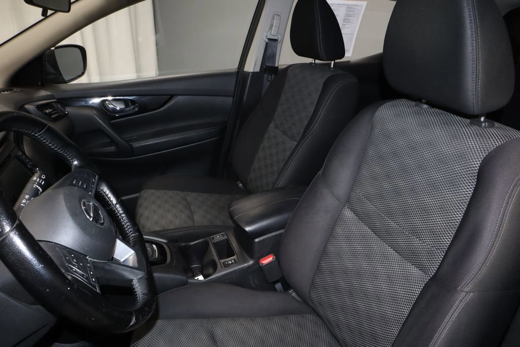 Used 2020 Nissan Rogue Sport SV w/ All-Weather Package image 25