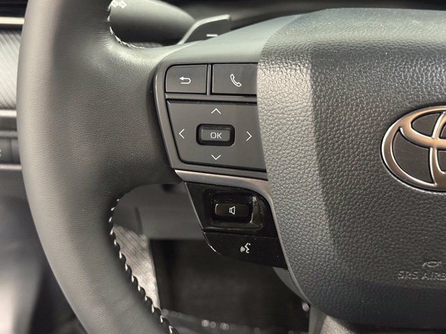 Used 2025 Toyota Camry SE FWD image 19