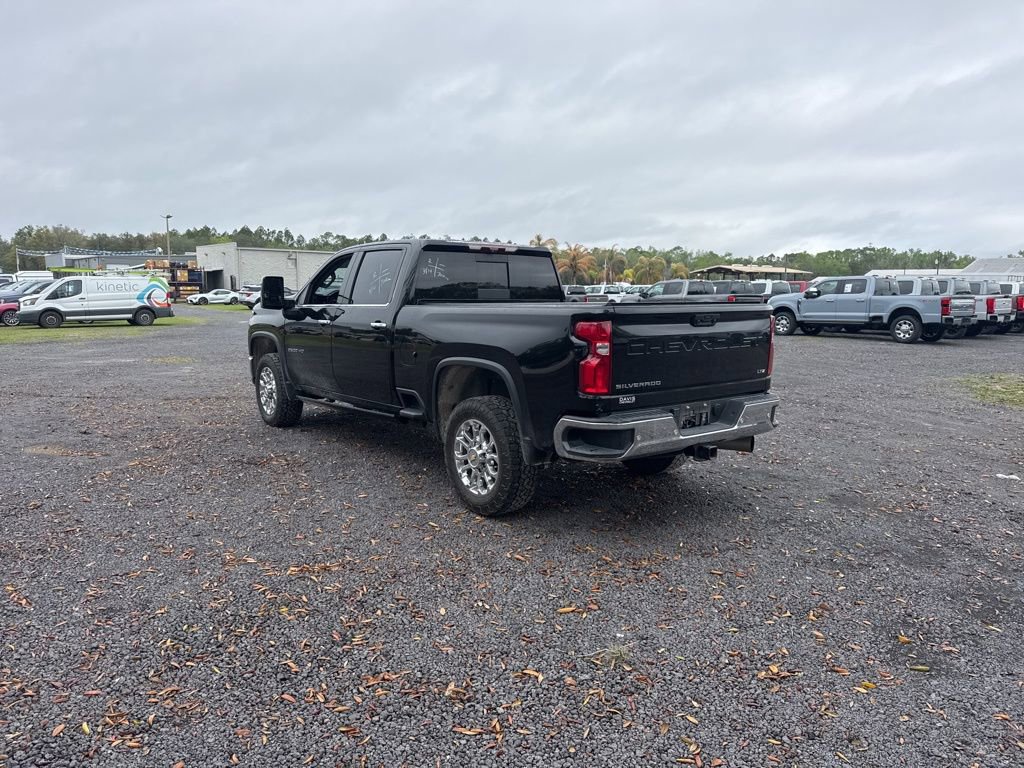 Used 2024 Chevrolet Silverado 2500 LTZ w/ LTZ Plus Package image 3