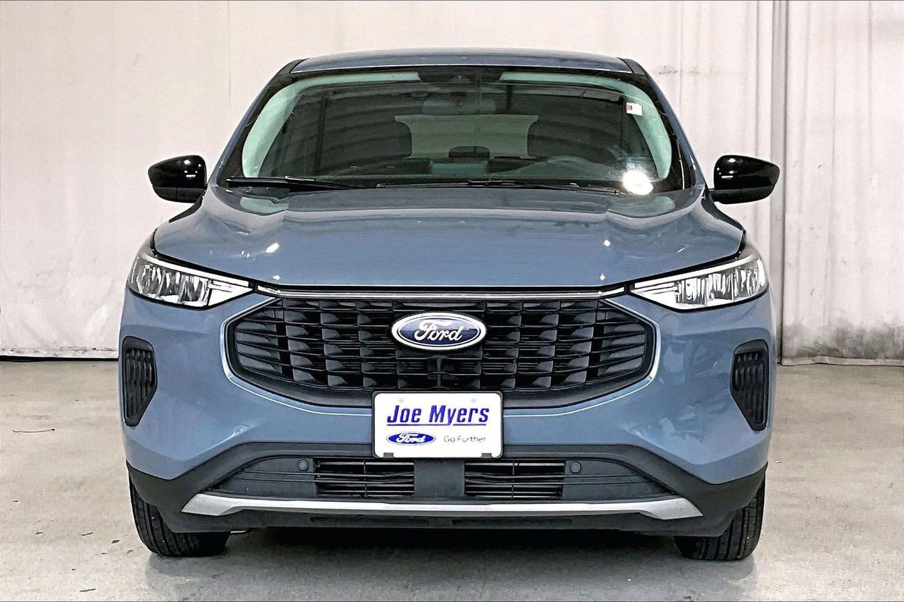 Certified 2025 Ford Escape Active FWD image 2
