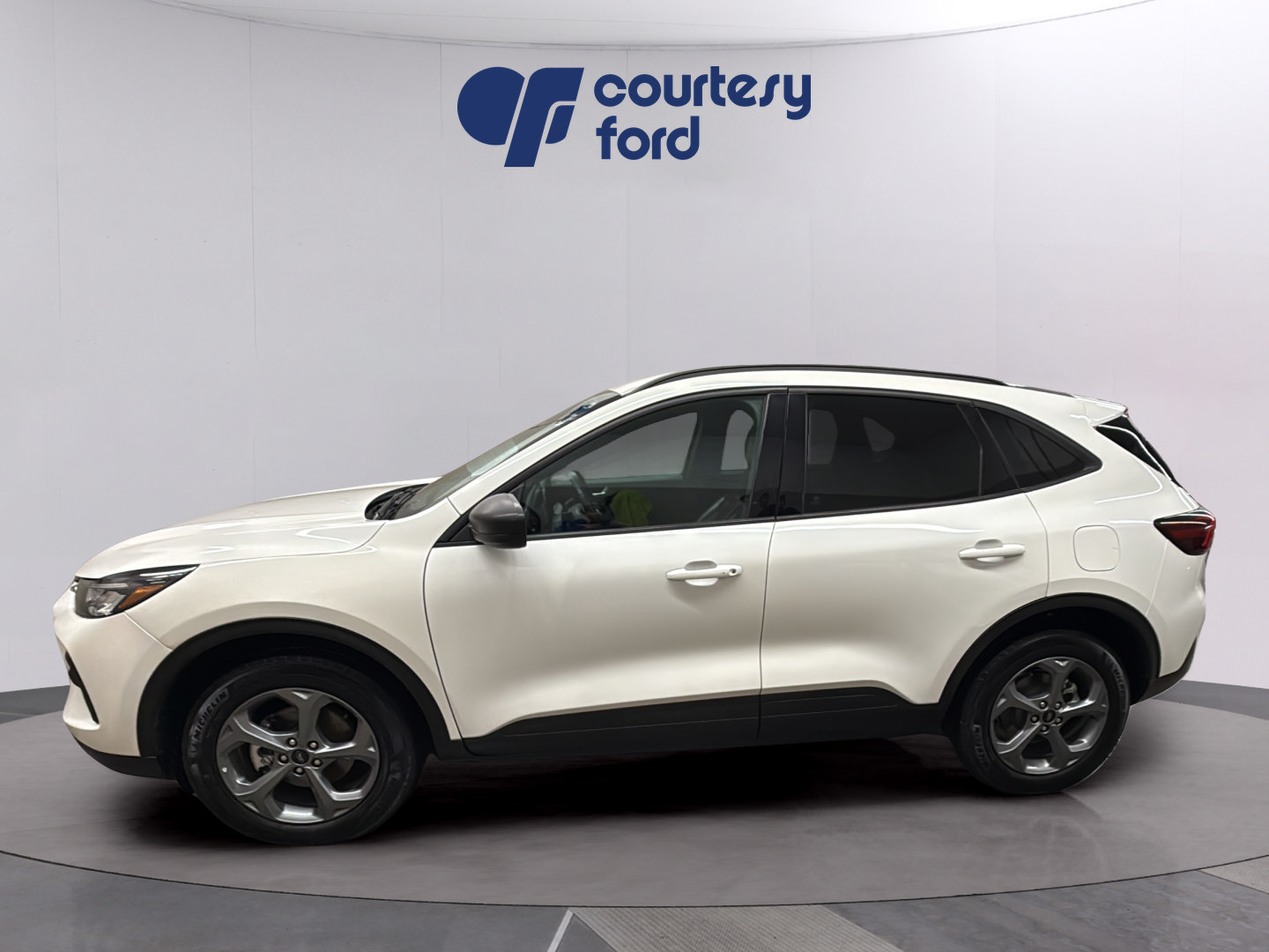 Certified 2025 Ford Escape ST-Line w/ Tech Pack #1 AWD/4WD image 4