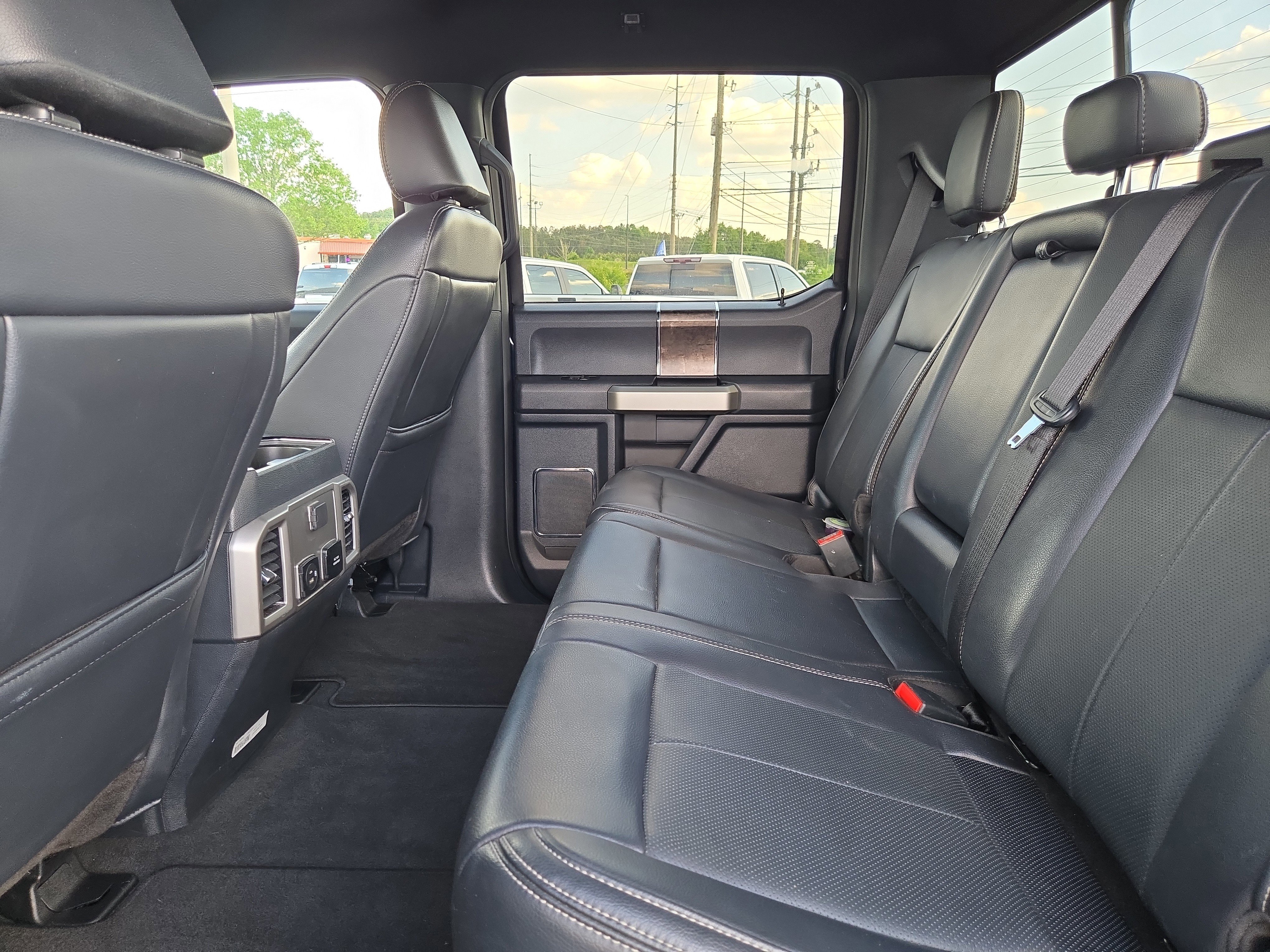 Certified 2022 Ford F350 Lariat w/ Tremor Off-Road Package image 15