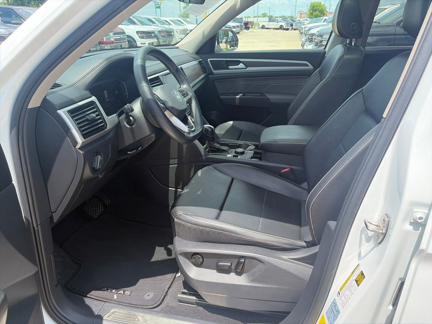 Used 2022 Volkswagen Atlas SE AWD/4WD image 11