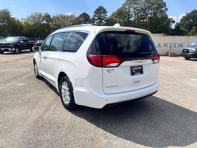 Used 2020 Chrysler Pacifica Touring-L FWD image 5