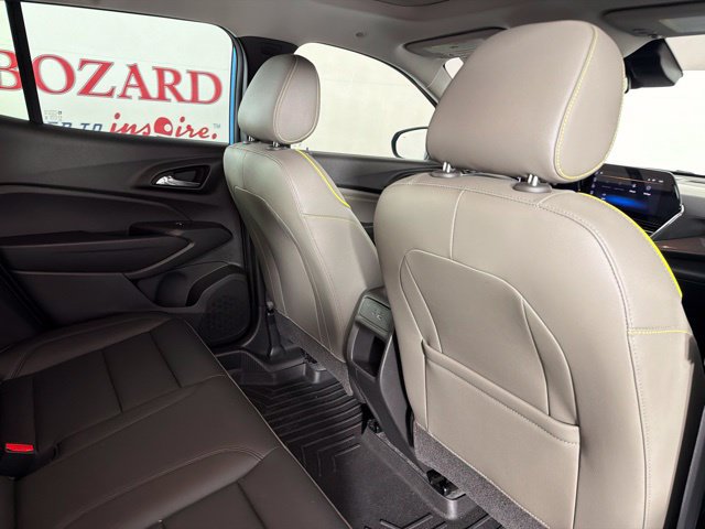 Used 2025 Chevrolet Trax ACTIV w/ Sunroof Package FWD image 31