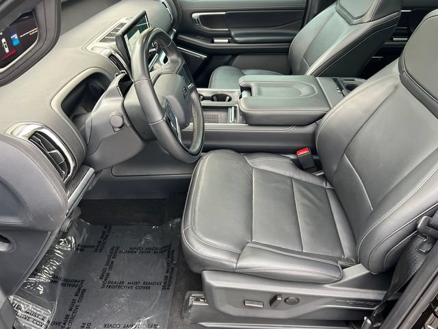Certified 2025 Ford Expedition Platinum w/ Stealth Performance Package AWD/4WD image 11