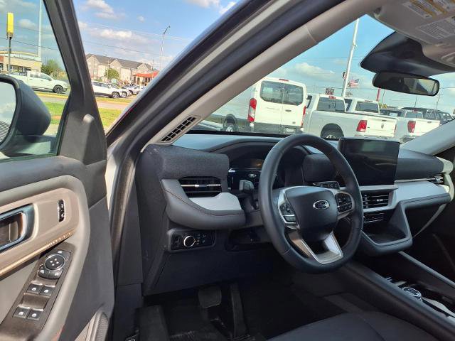 Certified 2025 Ford Explorer Active image 6