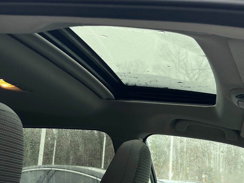 Used 2022 Subaru Outback Premium image 11