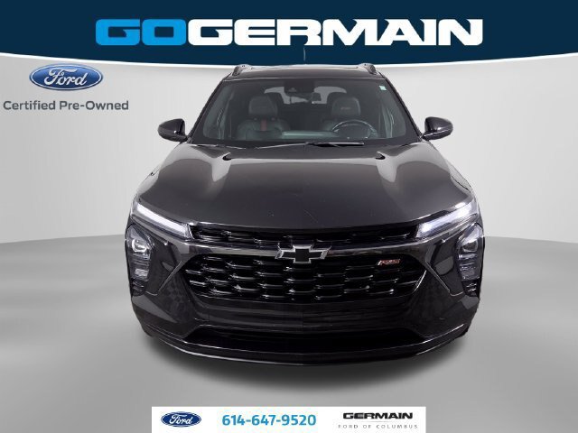 Used 2024 Chevrolet Trax RS w/ Sunroof Package FWD image 2