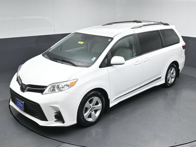 Used 2018 Toyota Sienna LE FWD image 43