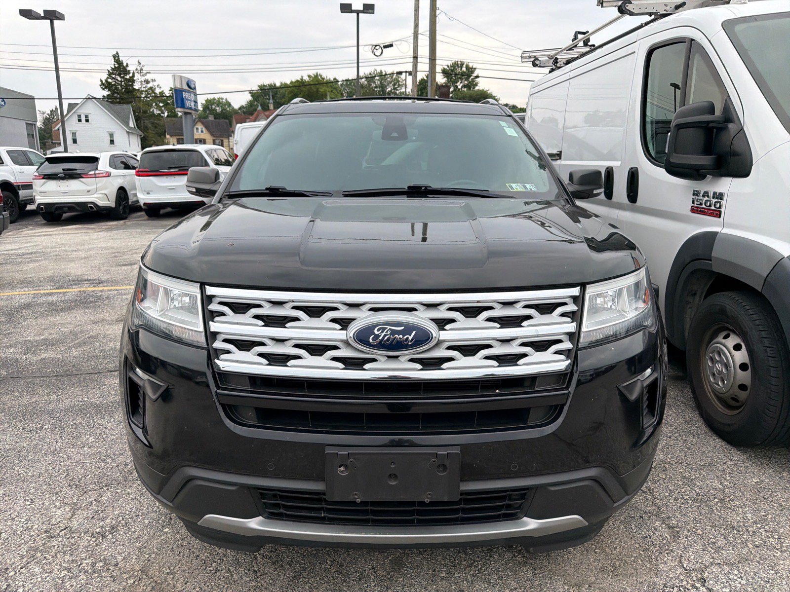 Certified 2019 Ford Explorer XLT w/ Equipment Group 202A AWD/4WD image 2