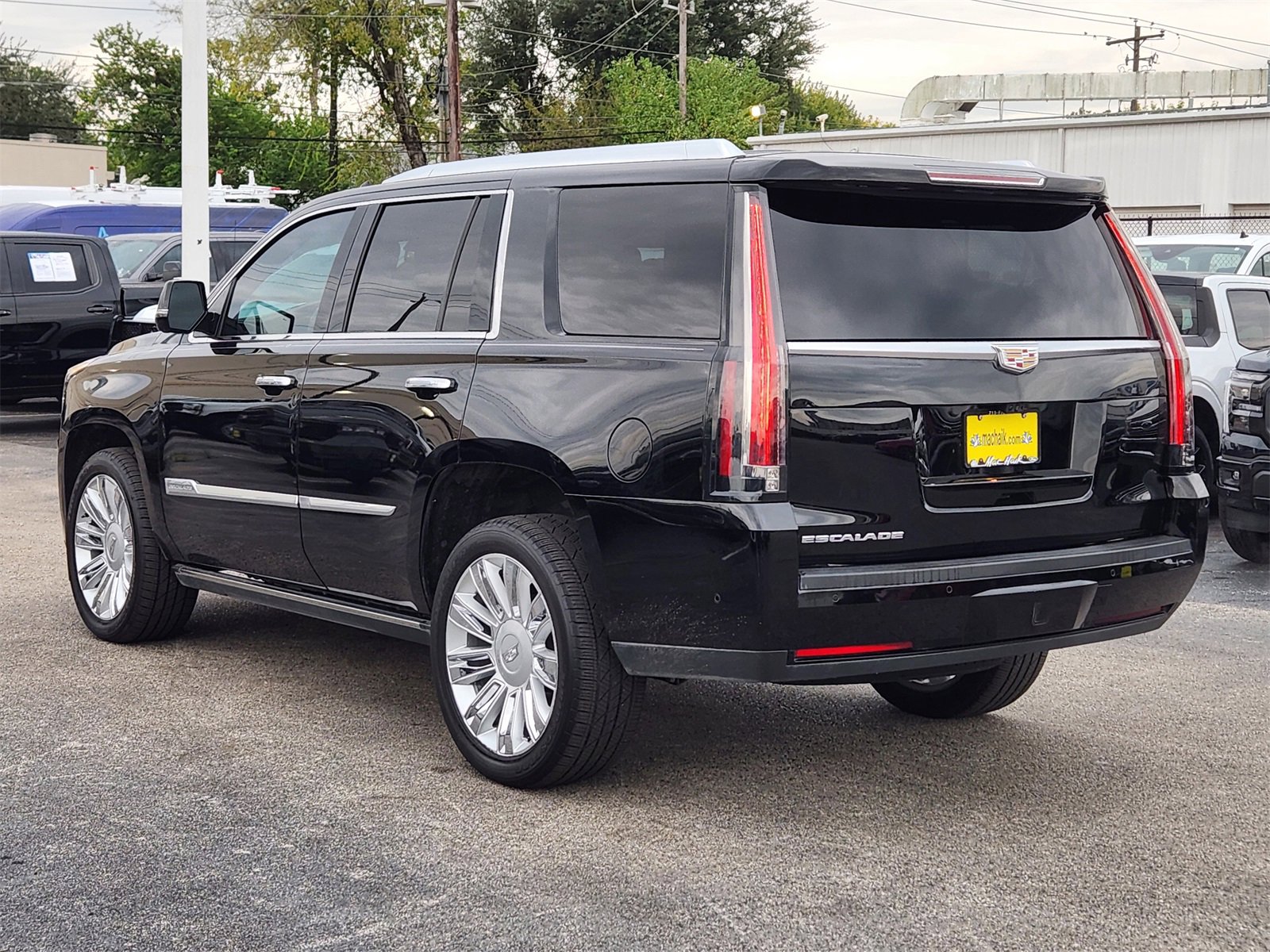 Used 2019 Cadillac Escalade Platinum image 7