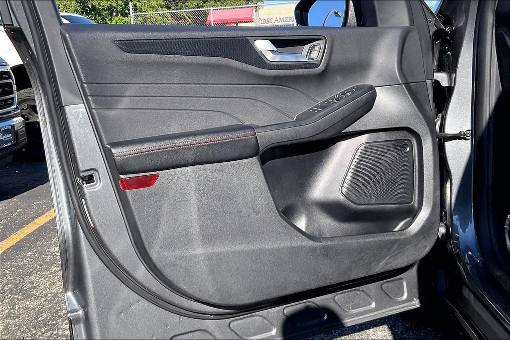 Certified 2025 Ford Escape ST-Line AWD/4WD image 22