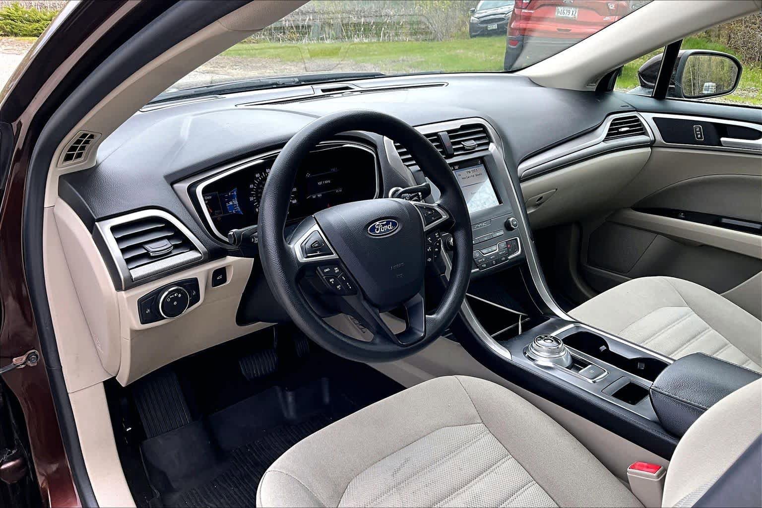 Certified 2019 Ford Fusion SE AWD/4WD image 17