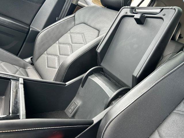 Used 2024 Volkswagen Atlas SE AWD/4WD image 39