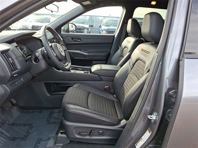 Used 2023 Nissan Pathfinder Rock Creek image 13