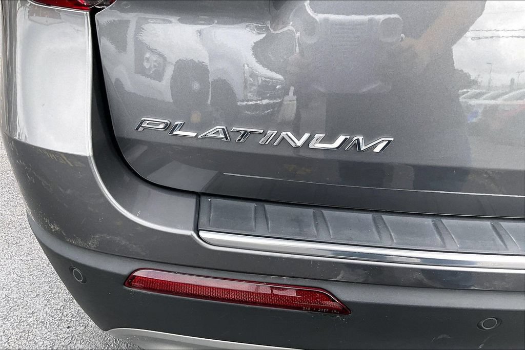 Certified 2022 Ford Explorer Platinum w/ Equipment Group 601A AWD/4WD image 7