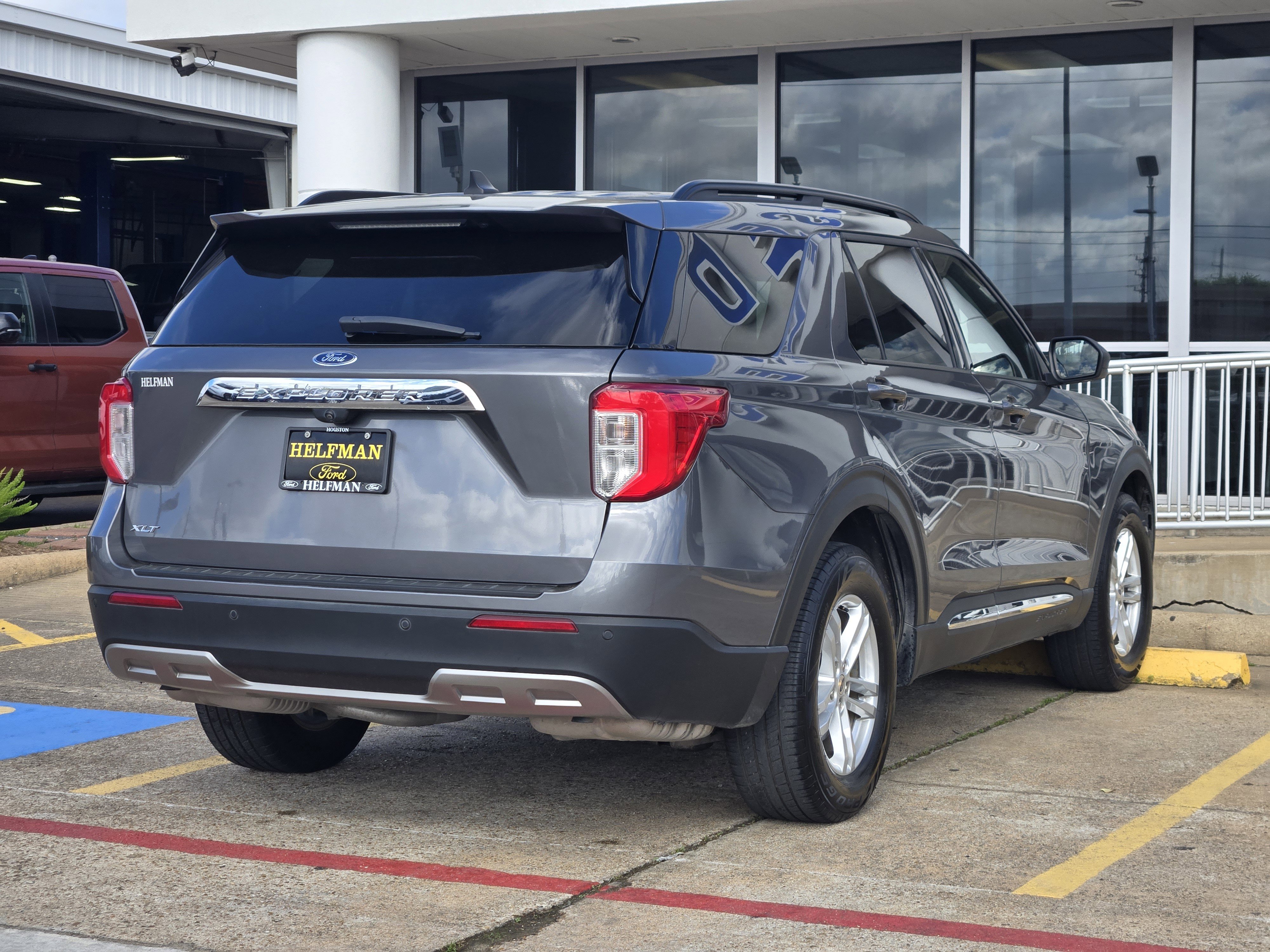 Certified 2022 Ford Explorer XLT w/ Equipment Group 202A RWD image 3