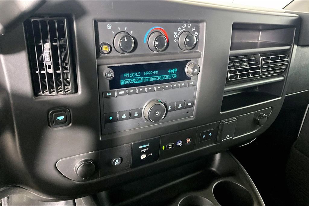 Used 2025 Chevrolet Express 3500 LT w/ LT Preferred Equipment Group RWD image 23