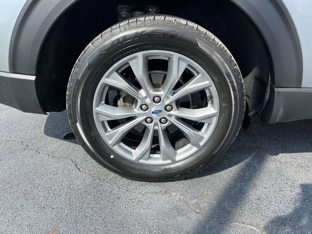 Certified 2022 Ford Explorer XLT w/ Equipment Group 202A image 11