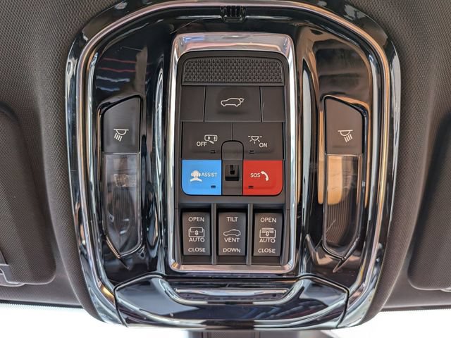 Used 2023 Jeep Grand Cherokee L Summit w/ Luxury Tech Group V AWD/4WD image 13