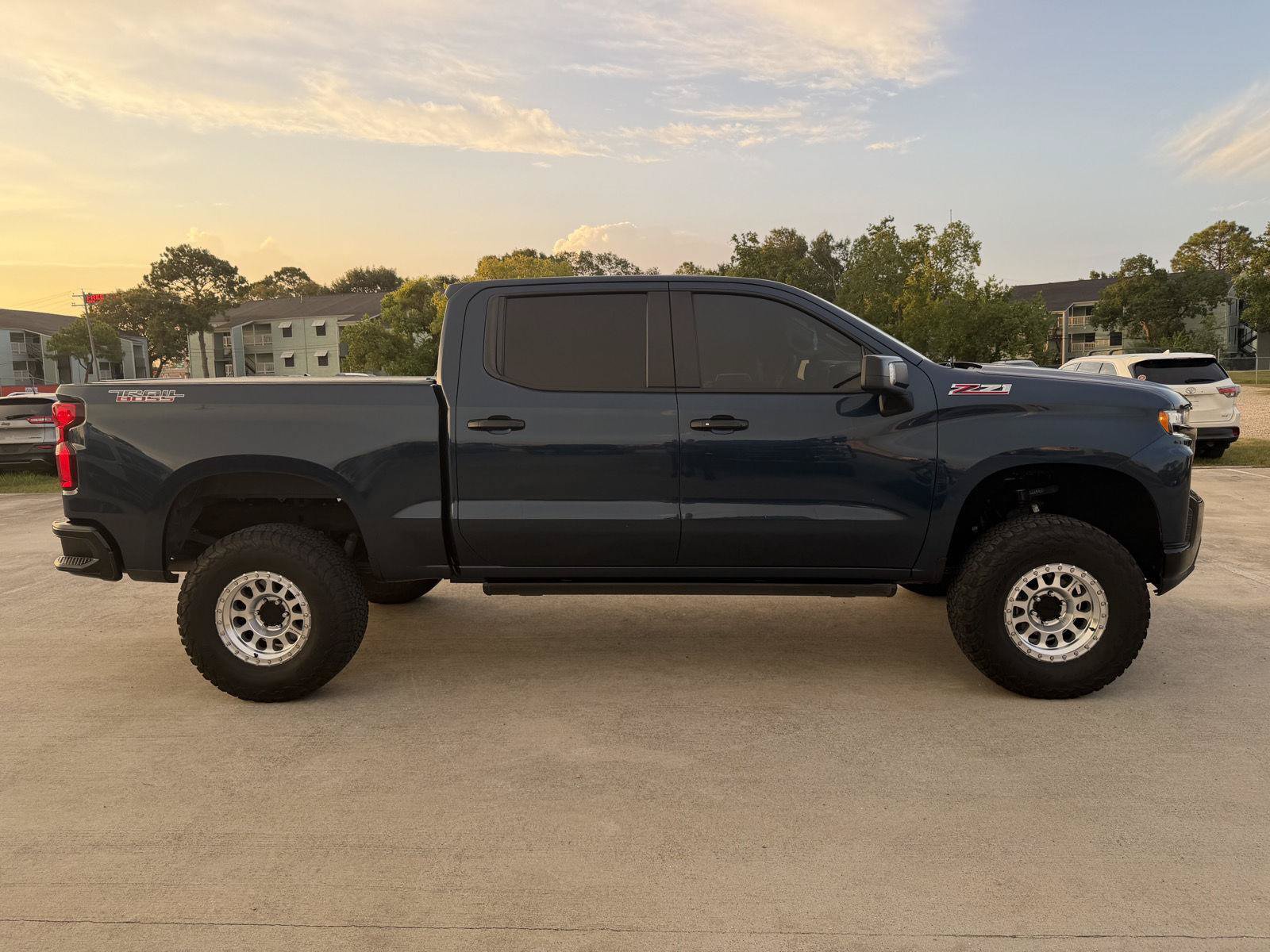 Used 2021 Chevrolet Silverado 1500 LT Trail Boss w/ Convenience Package II AWD/4WD image 5