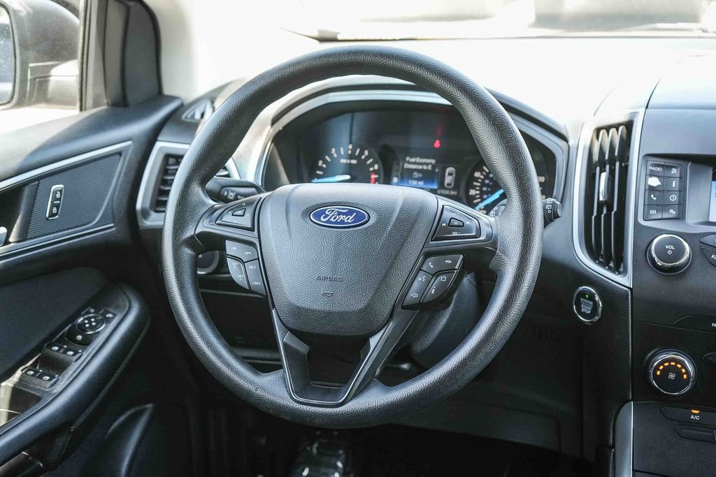 Certified 2019 Ford Edge SE FWD image 18