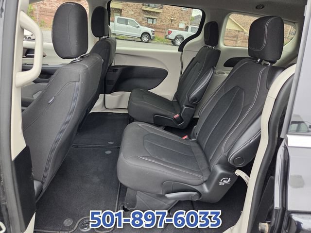 Used 2022 Chrysler Voyager LX FWD image 10
