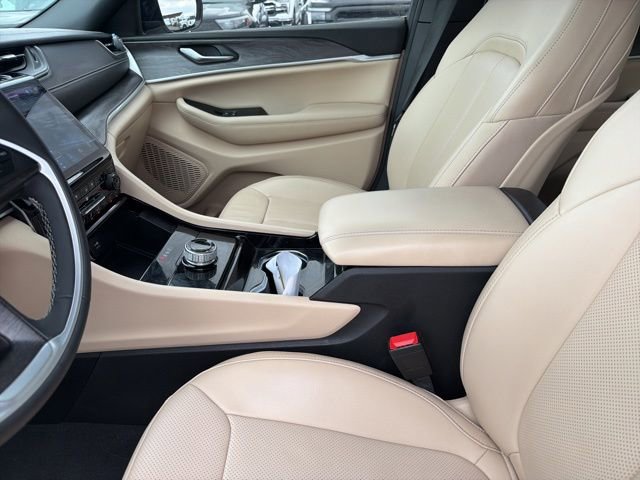 Used 2023 Jeep Grand Cherokee L Limited w/ Luxury Tech Group II image 10