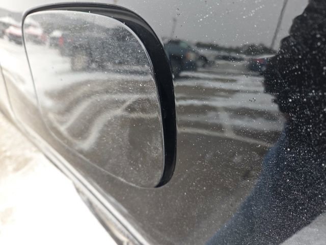 Used 2022 Kia Sorento S w/ Panoramic Sunroof Package image 6