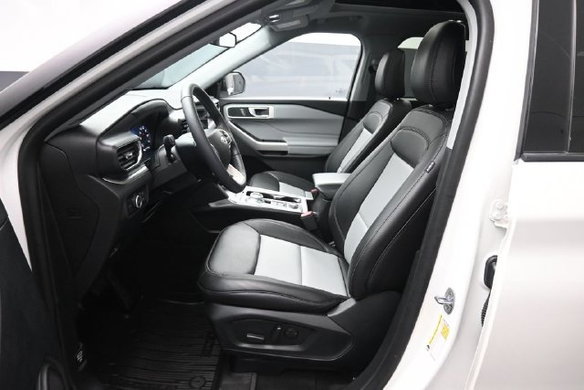 Certified 2024 Ford Explorer XLT w/ Equipment Group 202A AWD/4WD image 10
