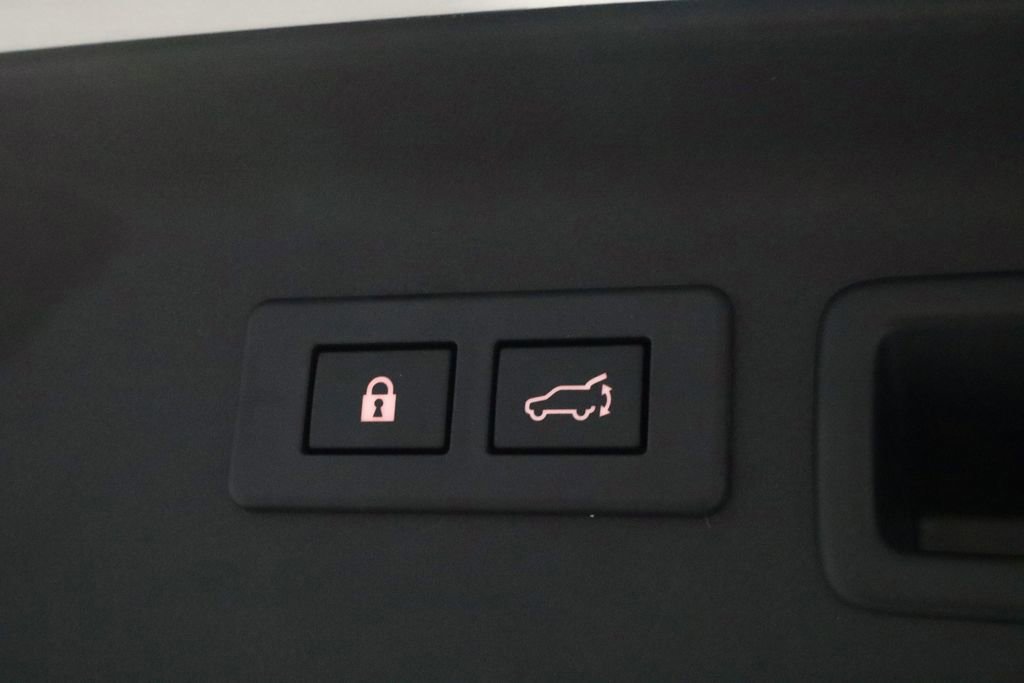 Used 2025 Subaru Forester Premium image 16