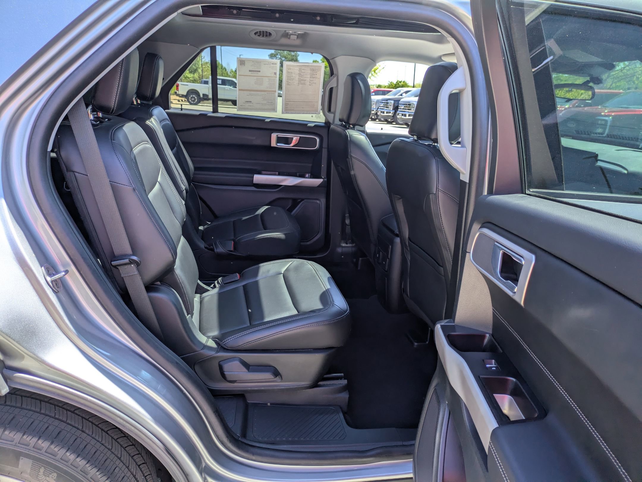 Certified 2024 Ford Explorer XLT w/ Equipment Group 202A AWD/4WD image 38