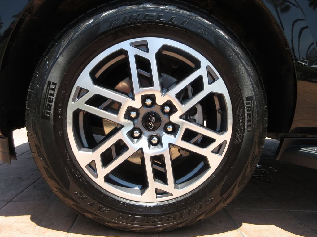 Certified 2025 Ford Expedition Max Active AWD/4WD image 8