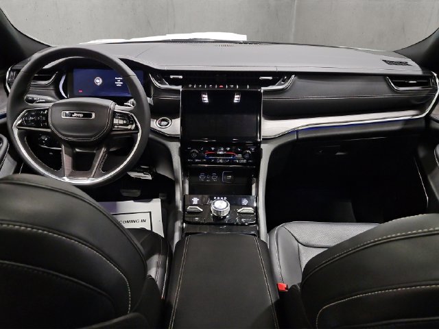 Used 2023 Jeep Grand Cherokee L Overland AWD/4WD image 2