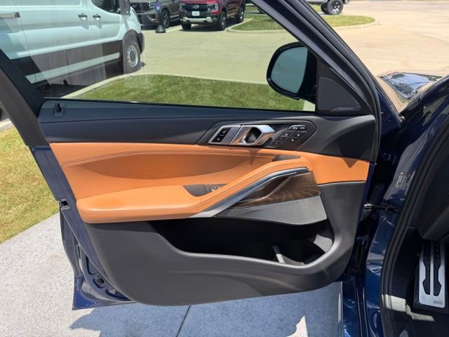 Used 2022 BMW X6 M50i w/ Executive Package AWD/4WD image 8