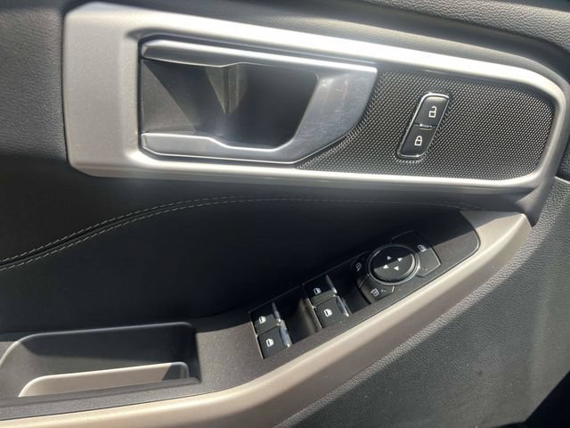 Certified 2023 Ford Explorer XLT RWD image 19