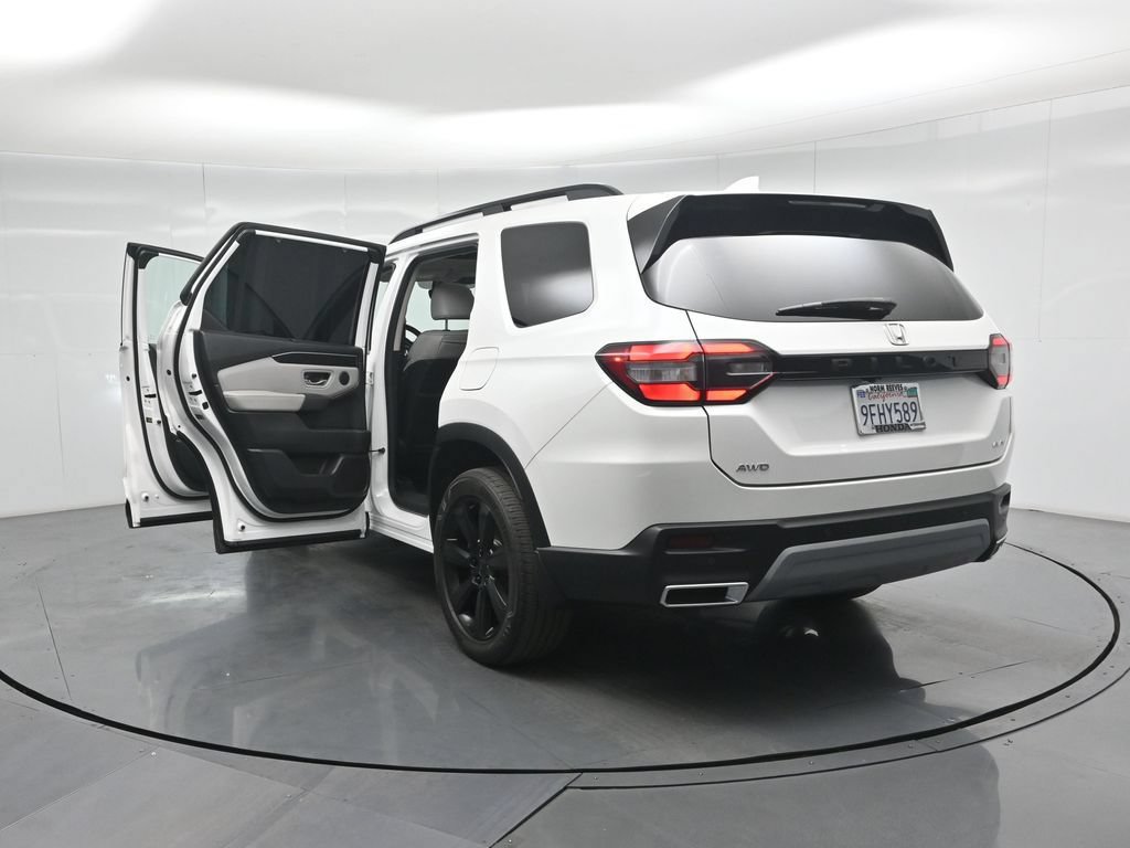 Used 2023 Honda Pilot Elite image 34
