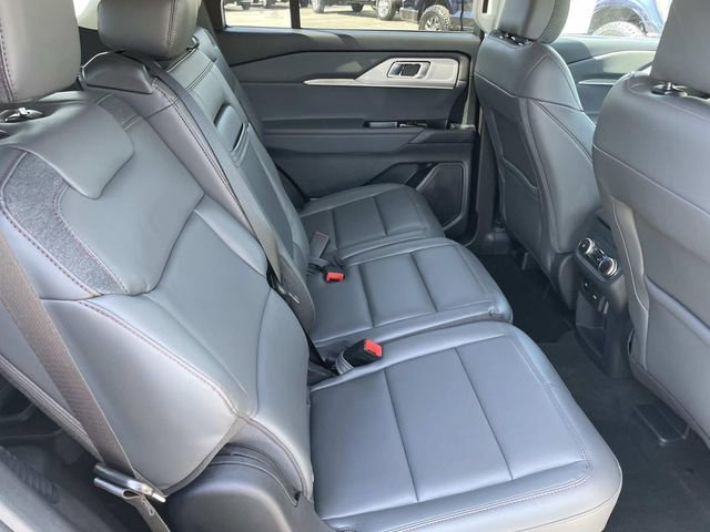 Certified 2025 Ford Explorer Active w/ Active Comfort Package RWD image 34
