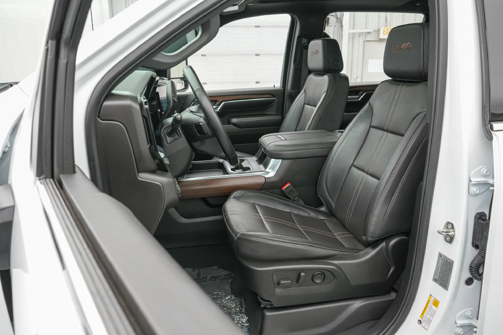 Used 2024 Chevrolet Silverado 2500 High Country w/ Technology Package AWD/4WD image 13